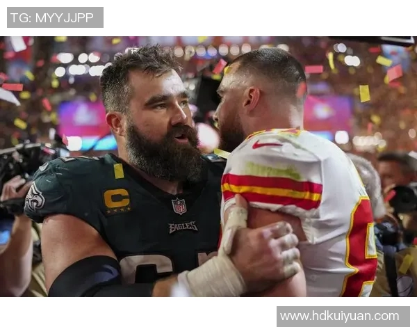 登克尔克与巴迪的激烈对决揭示足球战术与团队合作的精彩瞬间 登克尔克与巴迪的激烈对决揭示足球战术与团队合作的精彩瞬间