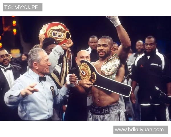 鲁伊兹的崛起与挑战:从新星到拳坛巨星的奋斗历程与未来展望 鲁伊兹的崛起与挑战:从新星到拳坛巨星的奋斗历程与未来展望